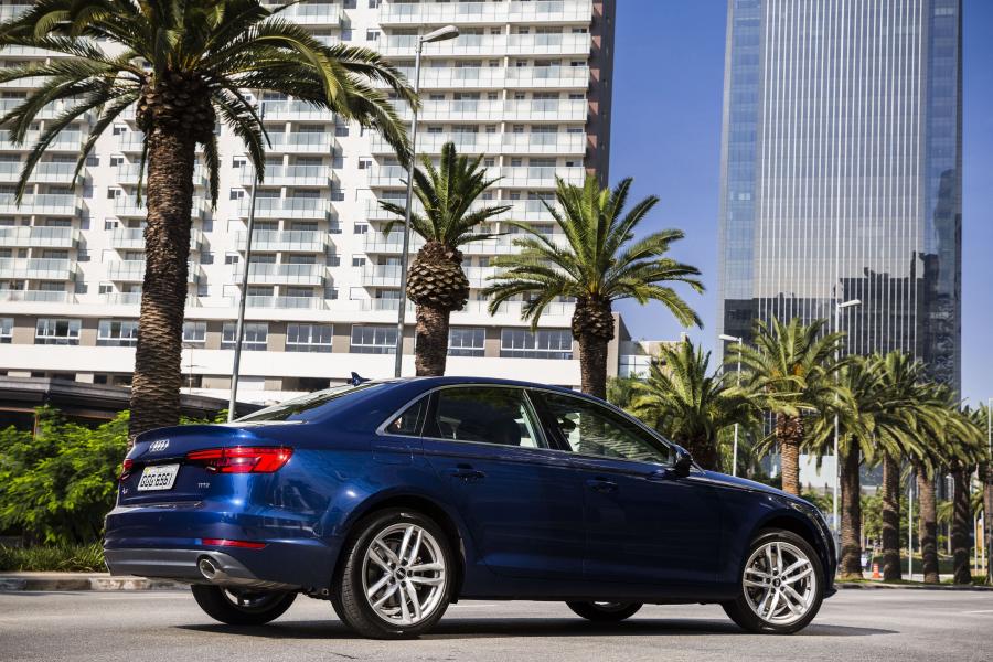  Audi A4 2.0 TFSI (B9) 2016 года  (LA) (фото 23 из 30)